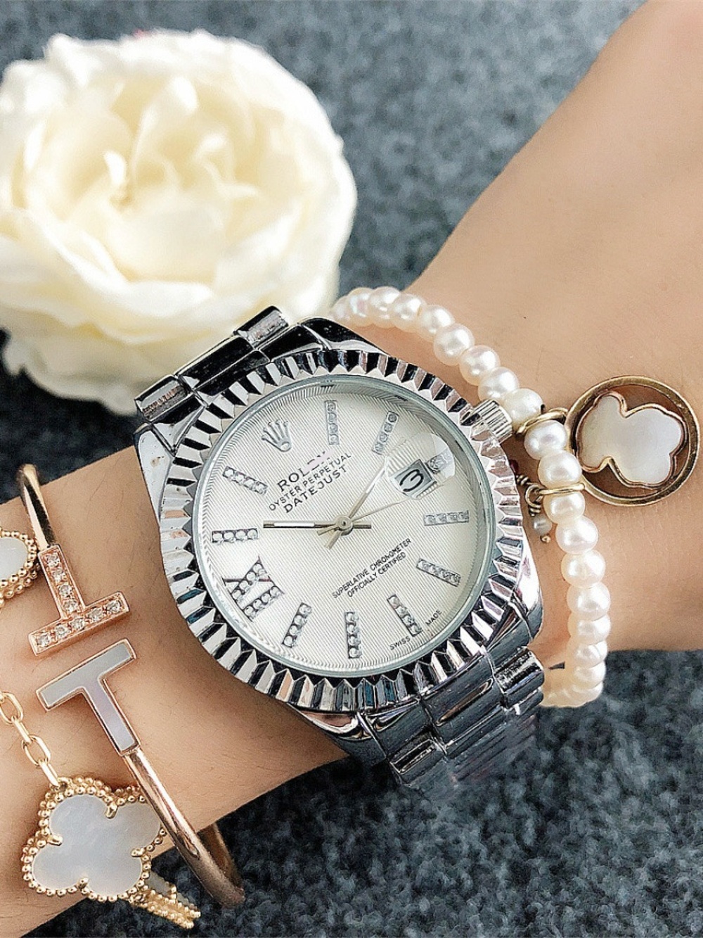 New women’s silver fashion watch